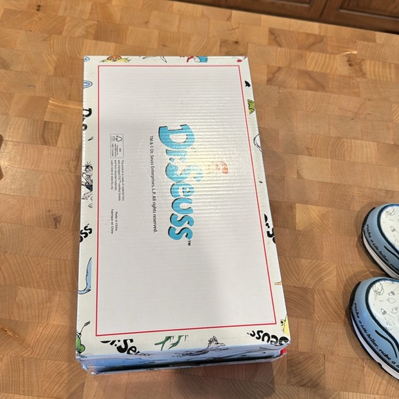 Skechers, Dr. Seuss, Women’s 7.5, New in Box - Picture 11 of 12